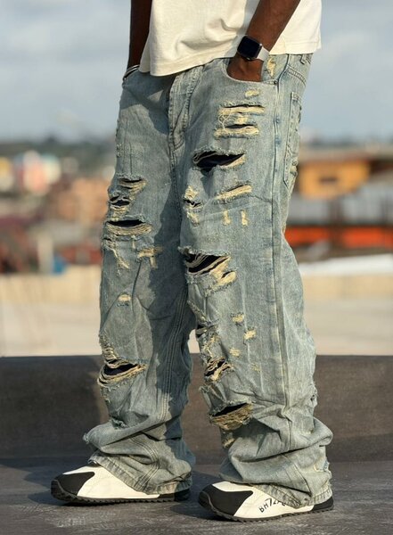 Jeans déchirés décontractés