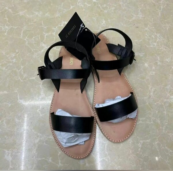 Sandales en cuir noir