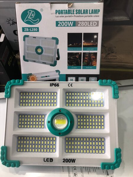 Lampe Solaire Portable LED 200W