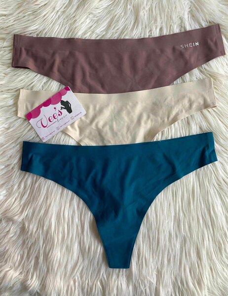 Strings et culottes pour femmes