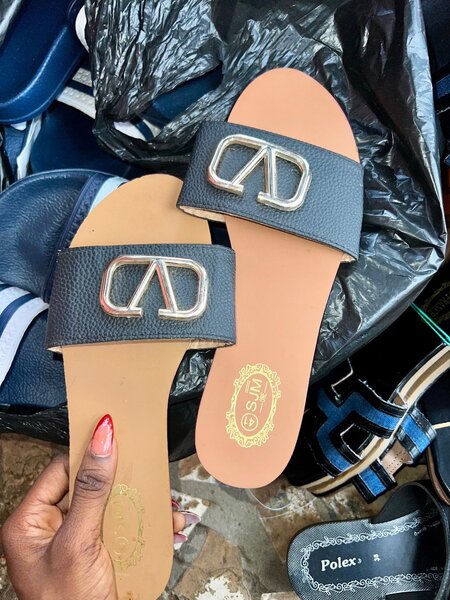 Claquettes élégantes pour été