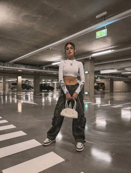 Кроп-топ со светоотражающим принтом