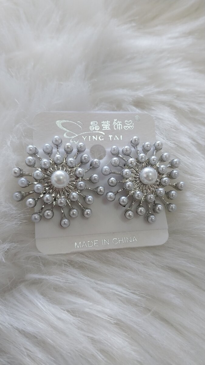 Pearl zoned studs