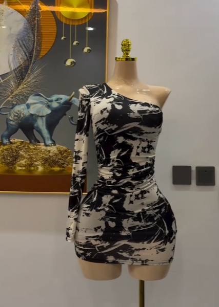 Mini dress black white