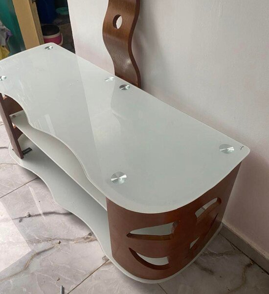 Meuble TV en verre élégant