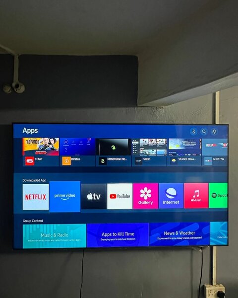 SAMSUNG 70 Inches 4K UHD Smart