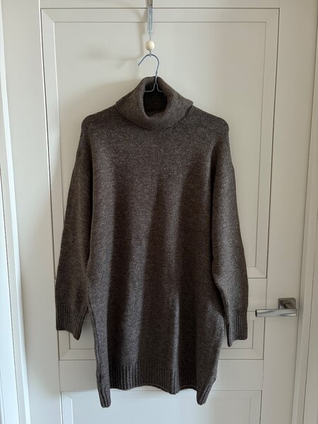 Платье-свитер.