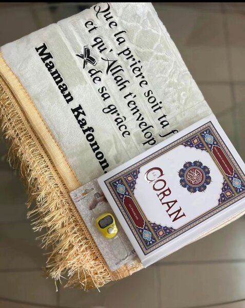 Tapis de prière avec Coran