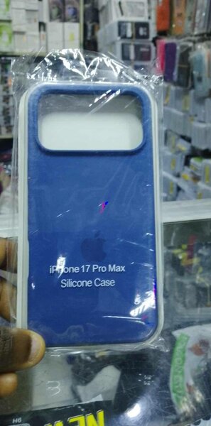 Coque silicone  iphon 17 pro m