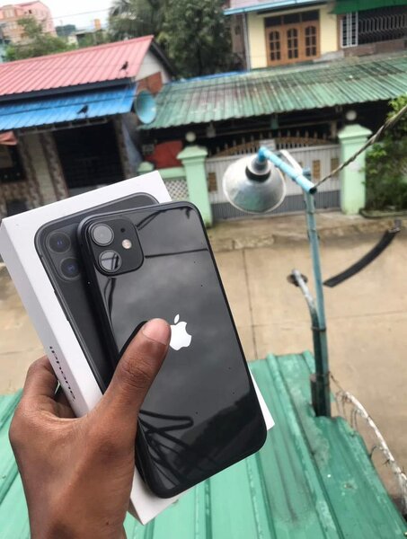 iPhone 11