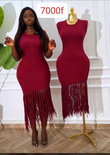 Robe Frangée Rouge Élégante