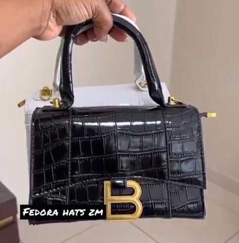 Petit sac en cuir verni