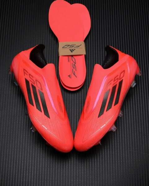 Chaussures de Football F50