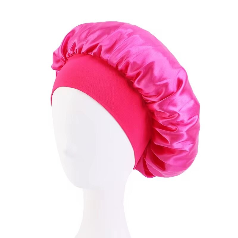 Bonnet de nuit en satin coloré