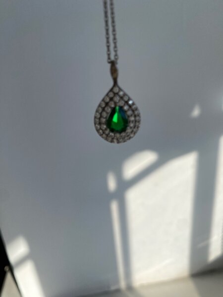 Кулон на цепочке