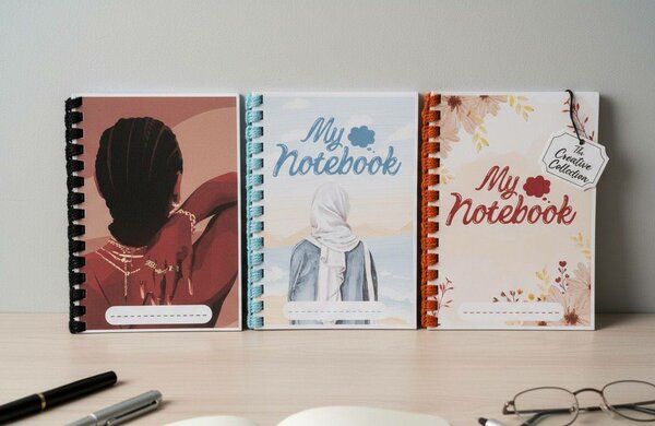 Carnets à reliure au crochet