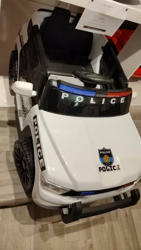 Voiture électrique de police