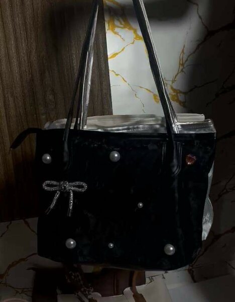 Sac à main perlé élégant