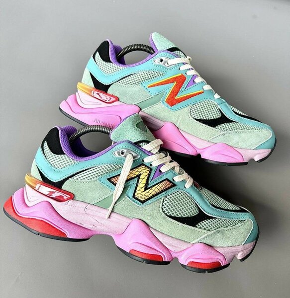 NEW BALANCE  SNEAKER
