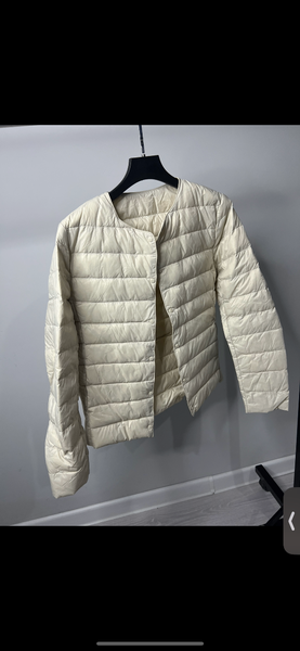 Новая Легкая курточка