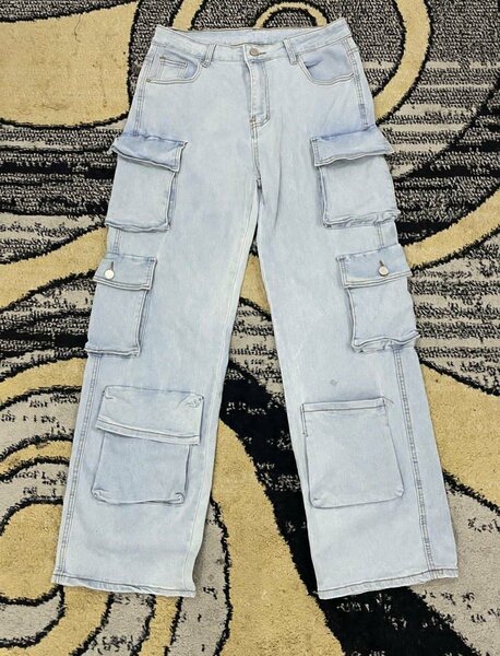 Pantalon cargo en denim multi-poches