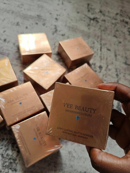 LONG LASTING MATTE POWDER VEE BEAUTY