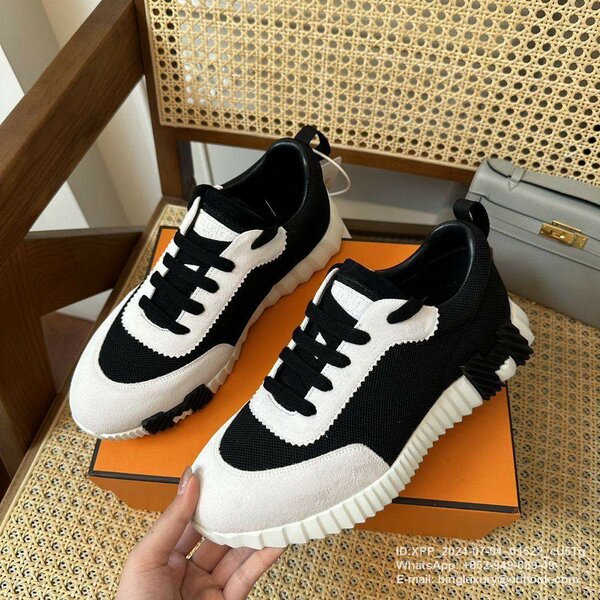 Hermes modernes en cuir noir