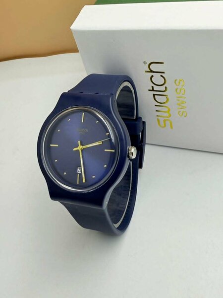 Montre Swatch élégante noire