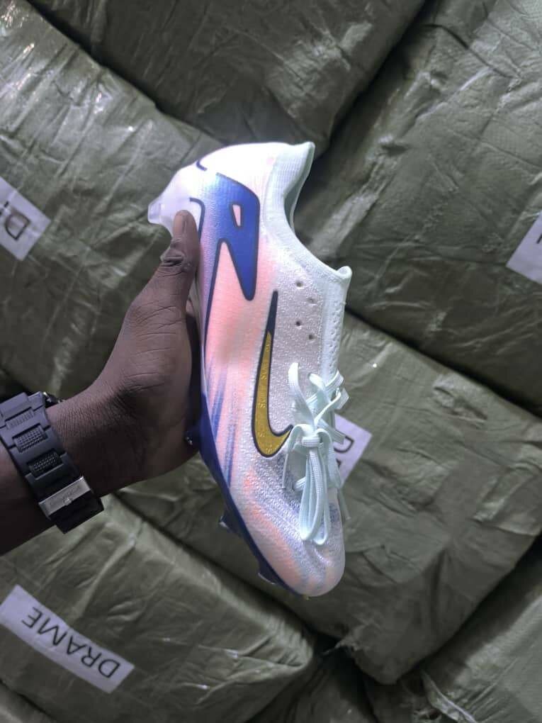 Chaussures de Football Colorées