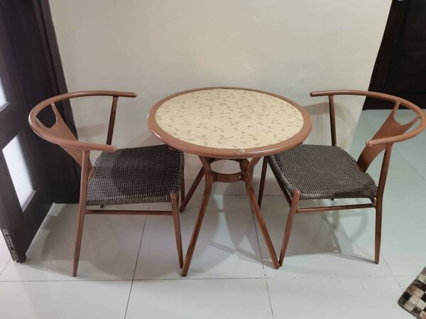 Chaises en bois style moderne