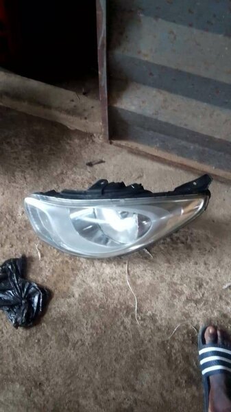 Phare avant voiture durable