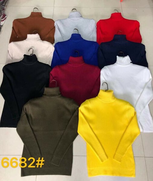 Pulls à col roulé colorés