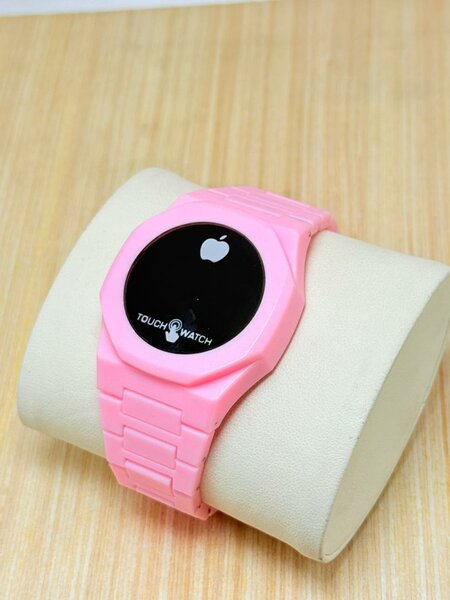 Montre tactile rose élégante