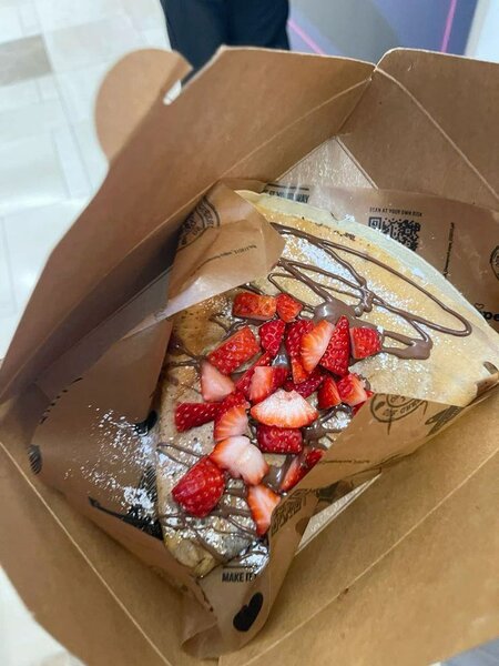 Crêpe aux fraises et chocolat