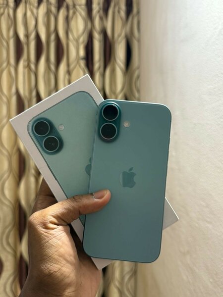 iPhone 16