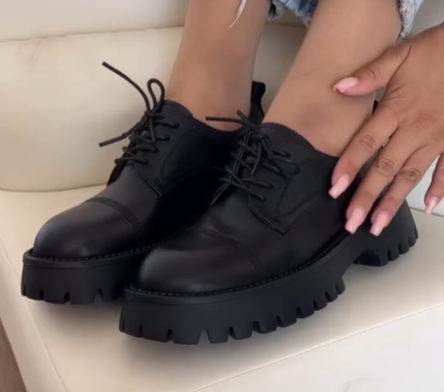 Оксфорды из натуральной кожи от бренда PAZOLINI черные