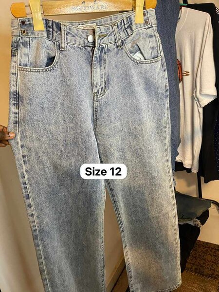 Wide-leg Jeans and boyfriend Jeans