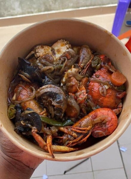 Écrevisses crabes et escargots