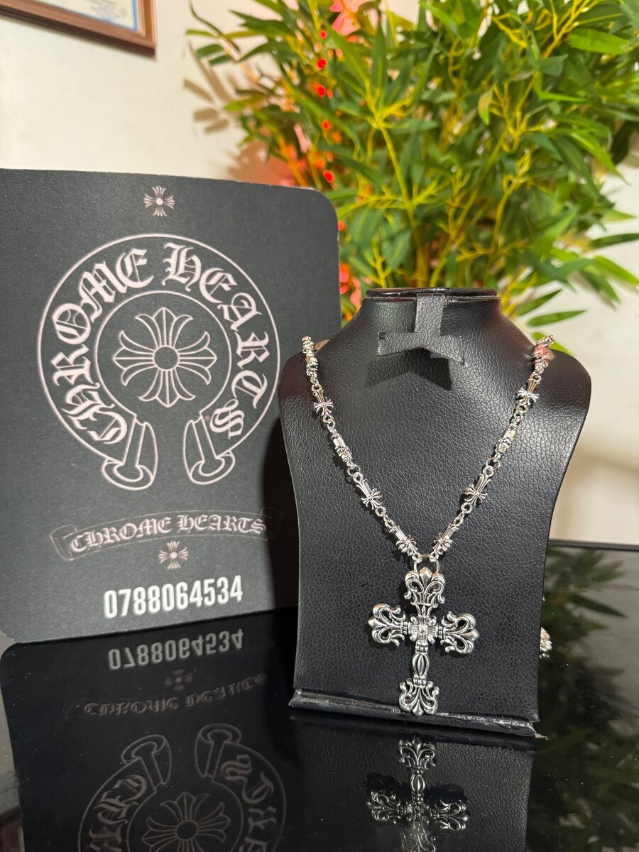 Chaîne Chrome Hearts ️