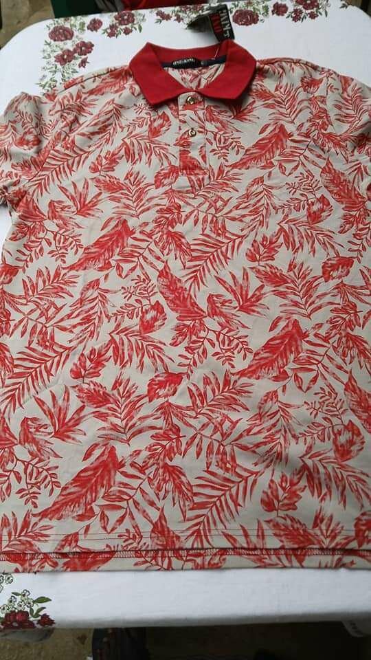 Polo imprimé tropical rouge