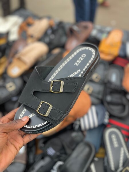 Sandales à boucles ajustables