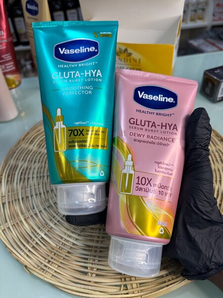 Lotion Vaseline Gluta-Hya Éclat
