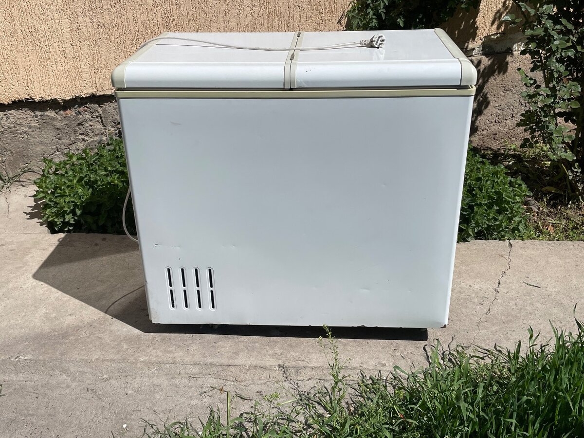 Продаем морозильник!