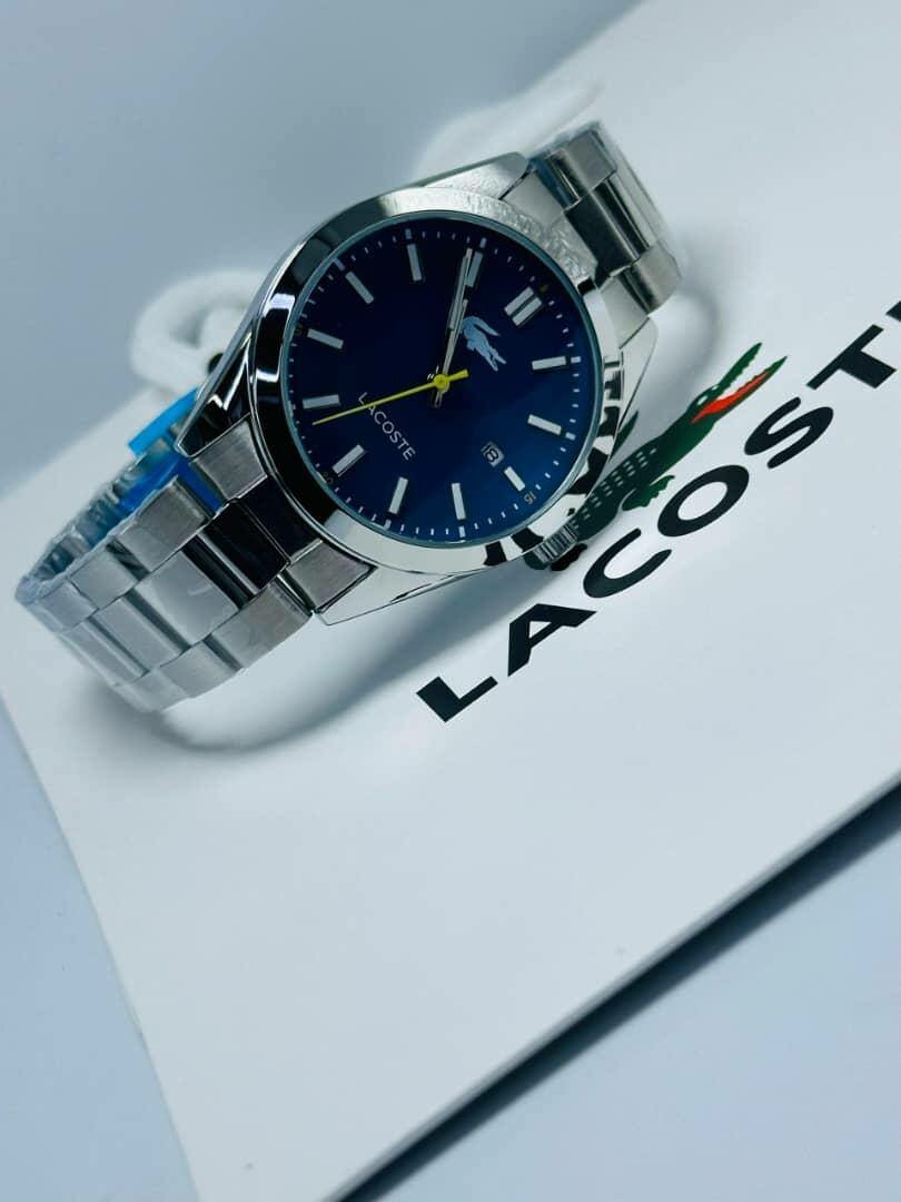 Montres élégantes Lacoste