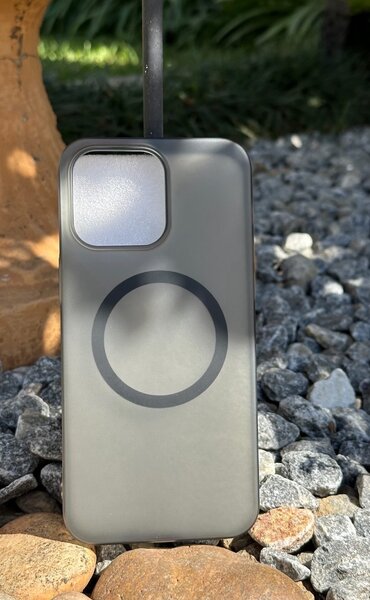 iPhone 15 Pro Max MagSafe