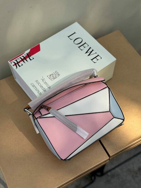 Сумочки LOEWE