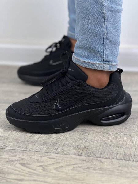 Sneakers noirs tendance