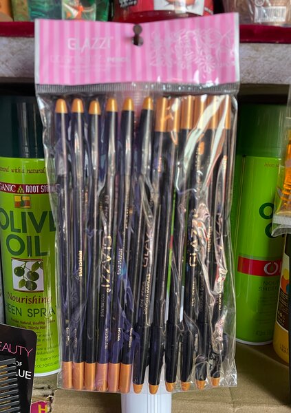 Crayons pour les yeux colorés