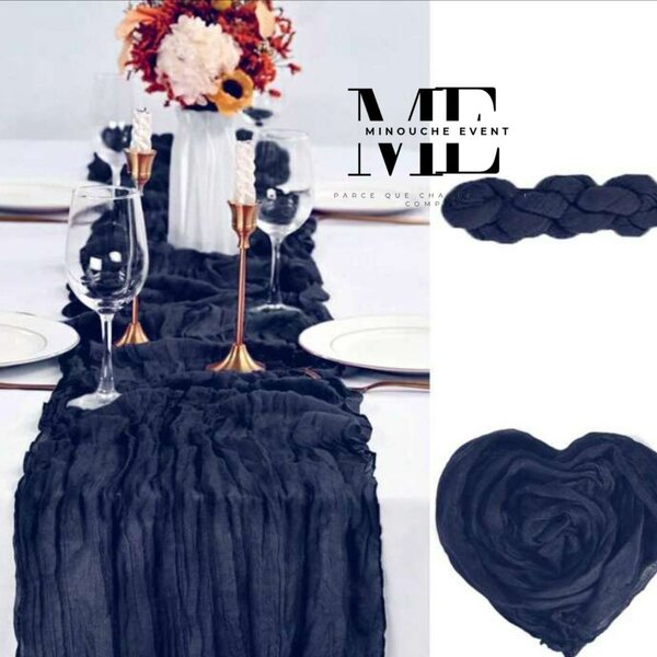 Chemin de table noir élégant