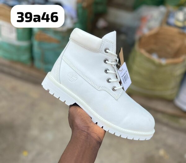 Bottes blanches imperméables